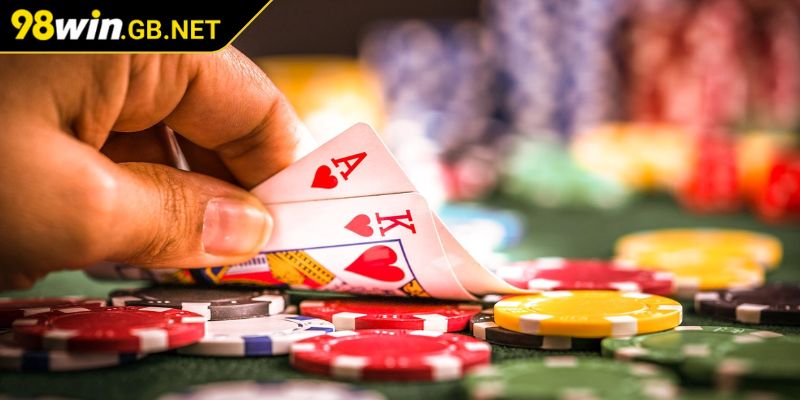 Tìm hiểu sơ lược về trò game bài Xanh Chín 98WIN
